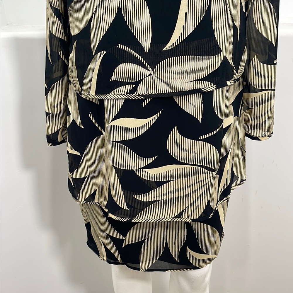 Women's Black and Beige Leaf Print Long Sleeve Dress - Picture 3 of 8